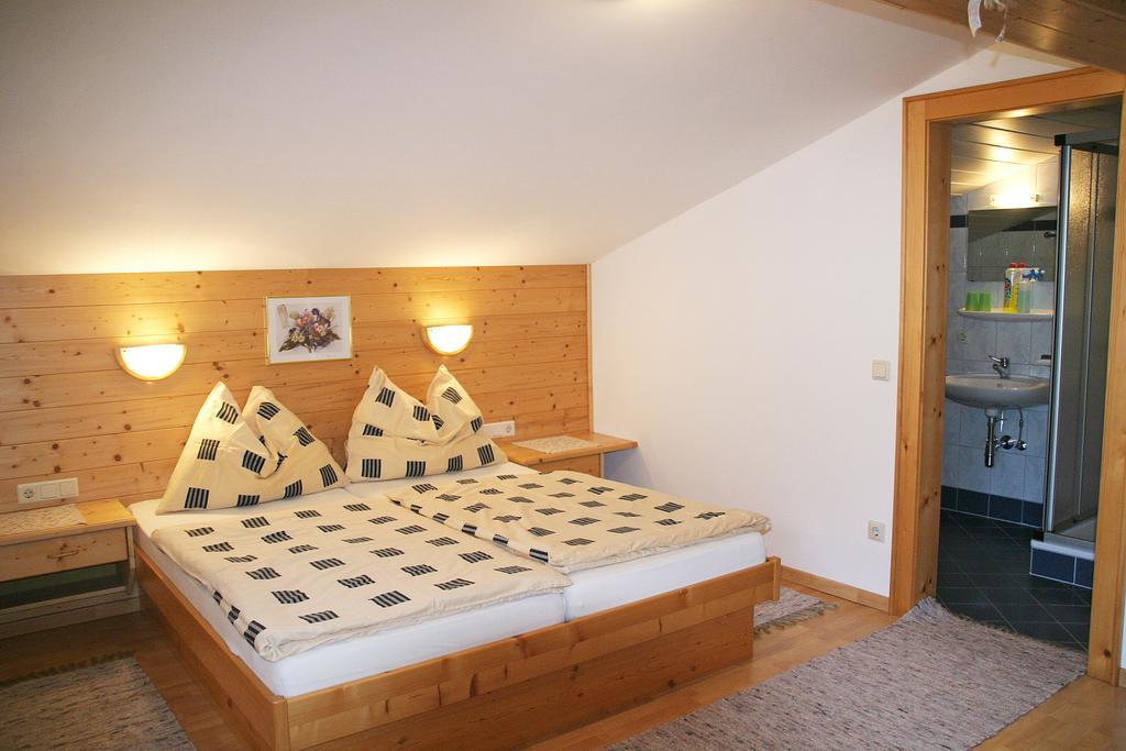 Edthof Apartment Lungotz ภายนอก รูปภาพ